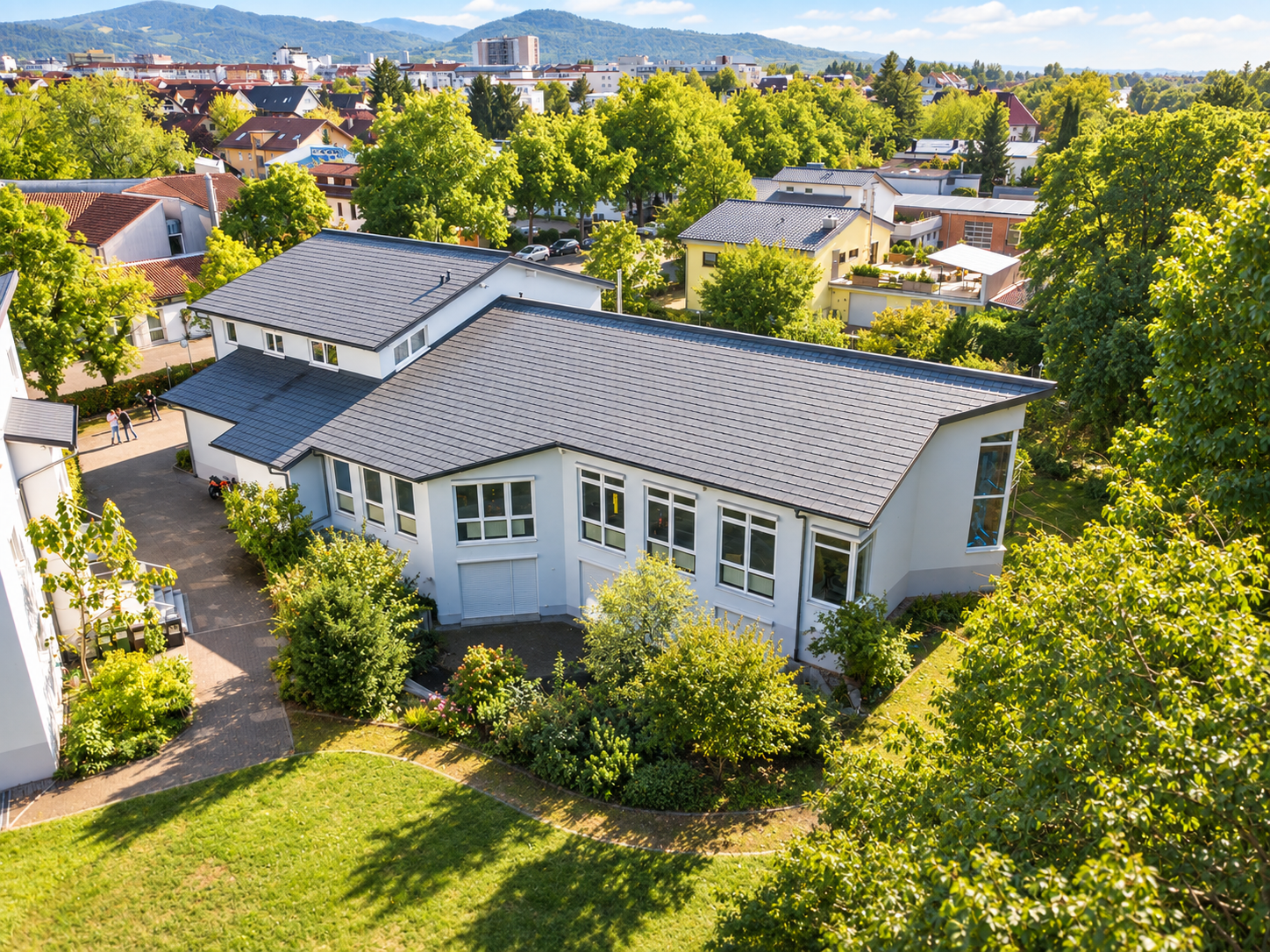 Gemeindehaus der C1 Gemeinde Freiburg aus der Luft